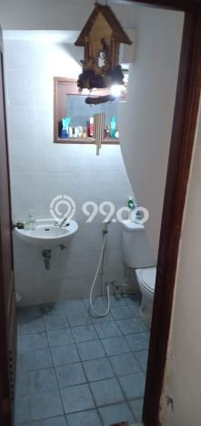 Hunian Elit LB 250m2 Siap Pakai Desain Elegan di Graha, Surabaya Hunian Elit LB 250m2 Siap Pakai Desain Elegan di Graha, Surabaya