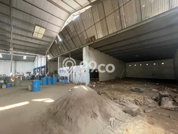 Gudang Dijual di Surabaya LT 2100m2 & LB 1450m2 Lokasi Terbaik! Gudang Dijual di Surabaya LT 2100m2 & LB 1450m2 Lokasi Terbaik!