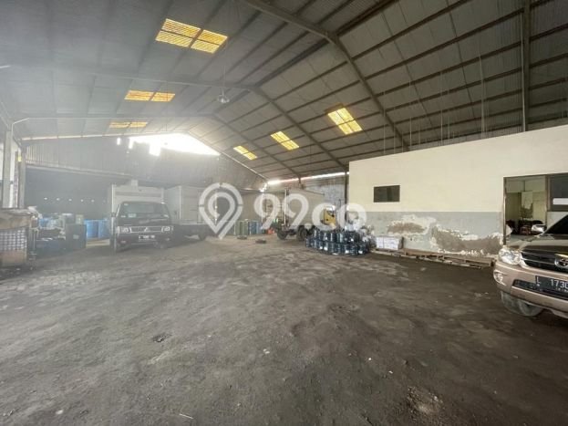 Gudang Dijual di Surabaya LT 2100m2 & LB 1450m2 Lokasi Terbaik! Gudang Dijual di Surabaya LT 2100m2 & LB 1450m2 Lokasi Terbaik!