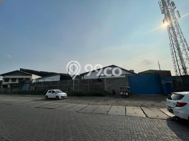 Gudang Dijual di Surabaya LT 2100m2 & LB 1450m2 Lokasi Terbaik! Gudang Dijual di Surabaya LT 2100m2 & LB 1450m2 Lokasi Terbaik!
