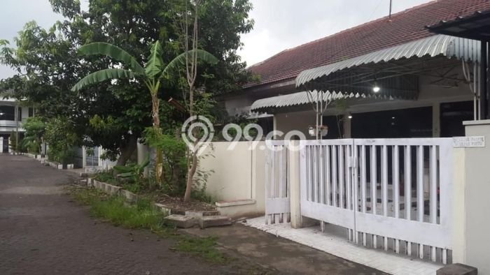 For Sale Rumah Mewah Exclusive di Dukuh Pakis, Surabaya For Sale Rumah Mewah Exclusive di Dukuh Pakis, Surabaya