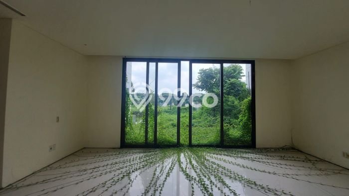 Jual Rumah Luas Megah Dengan View Eksklusif di Graha, Surabaya Jual Rumah Luas Megah Dengan View Eksklusif di Graha, Surabaya