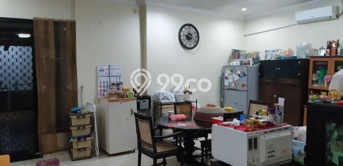 Rumah Elit Modern Tanpa Renovasi di Sukomanunggal Surabaya Rumah Elit Modern Tanpa Renovasi di Sukomanunggal Surabaya
