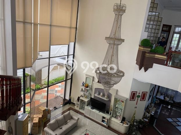 Siap Huni Rumah Mewah 6 Kamar di Tegalsari Dekat ke Mana Pun Siap Huni Rumah Mewah 6 Kamar di Tegalsari Dekat ke Mana Pun