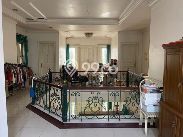 Hot Offer Hunian Mewah Ideal dan Luas di Wiyung, Surabaya Hot Offer Hunian Mewah Ideal dan Luas di Wiyung, Surabaya