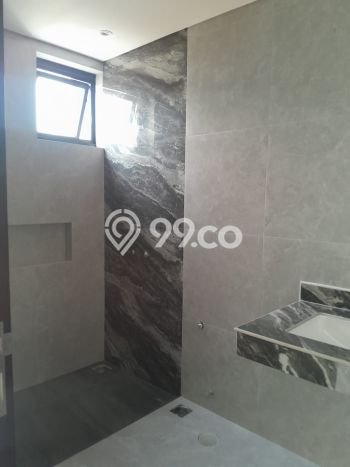Ready to Use! Luxury House LT 240m2 Desain Modern di Citraland Ready to Use! Luxury House LT 240m2 Desain Modern di Citraland