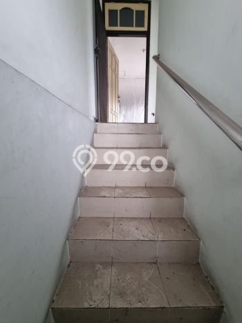 Rumah Luas Asri 4 KT Siap Huni di Sukomanunggal Surabaya Rumah Luas Asri 4 KT Siap Huni di Sukomanunggal Surabaya