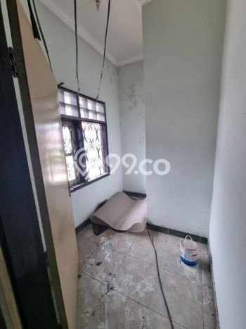 Rumah Luas Asri 4 KT Siap Huni di Sukomanunggal Surabaya Rumah Luas Asri 4 KT Siap Huni di Sukomanunggal Surabaya