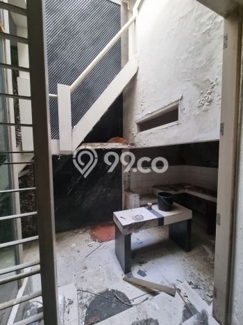 Dijual Cepat Rumah Favorit Siap Huni LB 312m2 di Mulyorejo, Surabaya Dijual Cepat Rumah Favorit Siap Huni LB 312m2 di Mulyorejo, Surabaya