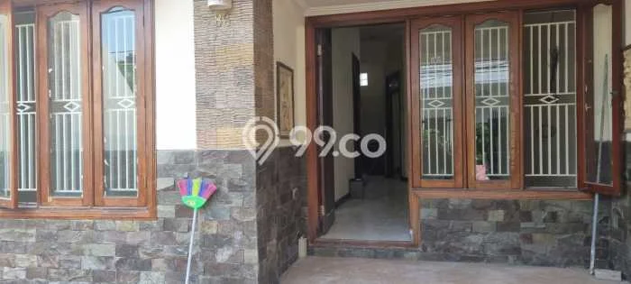 Disewakan! Rumah 4 Kamar Tidur &
2 Kamar Mandi di Darmo Permai, Surabaya Disewakan! Rumah 4 Kamar Tidur &
2 Kamar Mandi di Darmo Permai, Surabaya