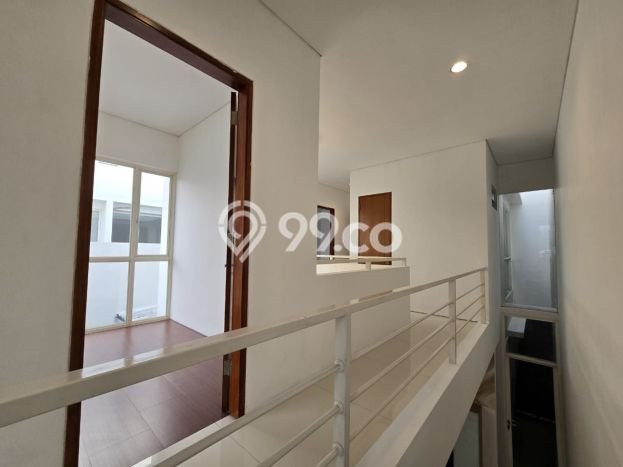 Jual Rumah Favorit Siap Huni LB 180m2 di Wiyung, Surabaya Jual Rumah Favorit Siap Huni LB 180m2 di Wiyung, Surabaya