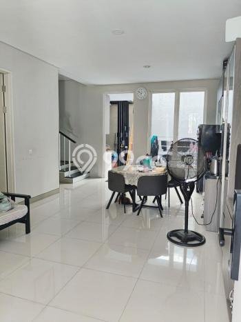 Rumah Modern 3 KT di Citraland Surabaya Full Furnished Rumah Modern 3 KT di Citraland Surabaya Full Furnished