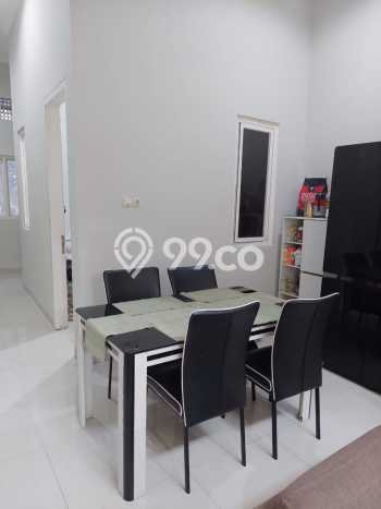 Rumah Strategis Modern Lb 220m2 di Jambangan, Surabaya Rumah Strategis Modern Lb 220m2 di Jambangan, Surabaya