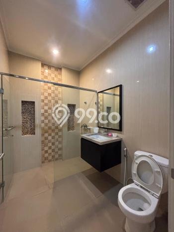 Rumah Elit Modern Tanpa Renovasi di Pakuwon Indah Surabaya Rumah Elit Modern Tanpa Renovasi di Pakuwon Indah Surabaya