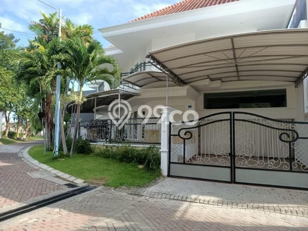 Rumah Elit Modern Tanpa Renovasi di Graha Surabaya Rumah Elit Modern Tanpa Renovasi di Graha Surabaya