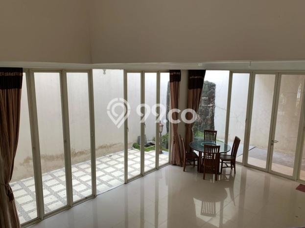Rumah Elit LB 250m2 Siap Huni Desain Elegan di Pakuwon Indah, Surabaya Rumah Elit LB 250m2 Siap Huni Desain Elegan di Pakuwon Indah, Surabaya