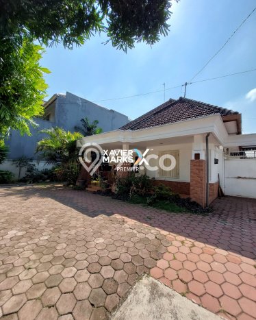 For Sale! Luxury House LT 501m2 Desain Elegan di Malang Kota For Sale! Luxury House LT 501m2 Desain Elegan di Malang Kota