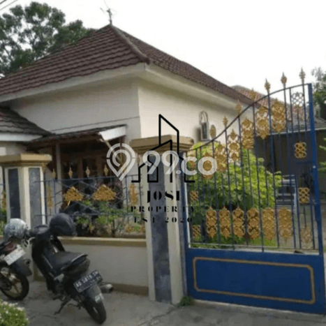 PREMIUM CHOICE! Rumah kawasan Laweyan, 1 KM, Lingkungan Asri, LT 340m² Bangunan 80m² PREMIUM CHOICE! Rumah kawasan Laweyan, 1 KM, Lingkungan Asri, LT 340m² Bangunan 80m²