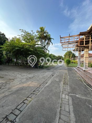 Dijual! Komersial di Probolinggo Probolinggo LT 9750m2 / LB 648m2 Kawasan Strategis Dijual! Komersial di Probolinggo Probolinggo LT 9750m2 / LB 648m2 Kawasan Strategis