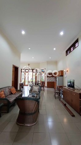 Siap Huni Rumah Mewah 5 Kamar di Klojen Dekat ke Mana Saja Siap Huni Rumah Mewah 5 Kamar di Klojen Dekat ke Mana Saja