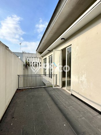 Ready to Use! Luxury House LT 240m2 Desain Modern di Araya Ready to Use! Luxury House LT 240m2 Desain Modern di Araya