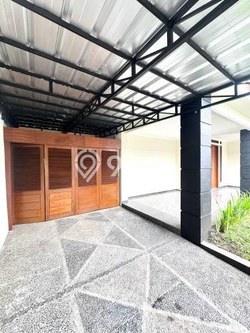 Hunian Mewah LB 250m2 Siap Huni Desain Elegan di Buah Batu, Bandung Hunian Mewah LB 250m2 Siap Huni Desain Elegan di Buah Batu, Bandung