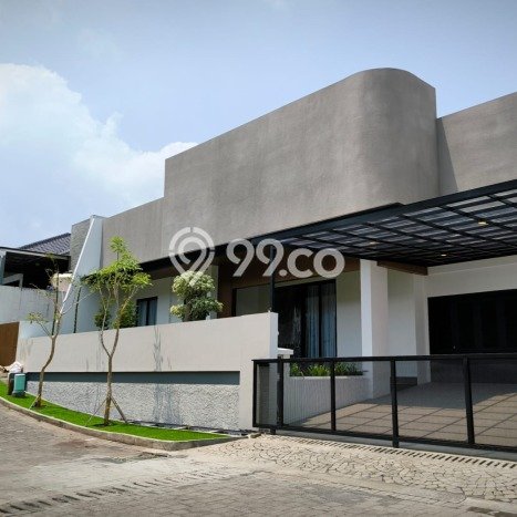 Jual Rumah Mewah Megah Dengan View Eksklusif di Candi Golf, Semarang Jual Rumah Mewah Megah Dengan View Eksklusif di Candi Golf, Semarang