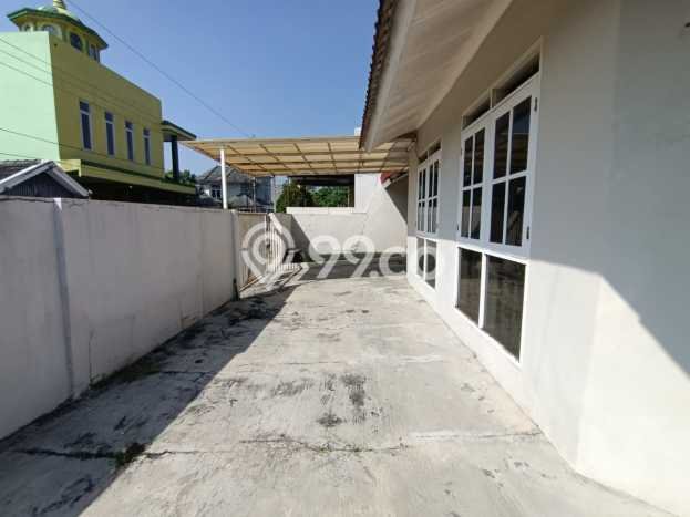 Rumah Disewakan Semarang LT 180m2 LB 120m2 Area Puri Anjasmoro Rumah Disewakan Semarang LT 180m2 LB 120m2 Area Puri Anjasmoro