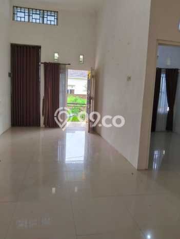 Lokasi strategis! Rumah siap pakai dikontrakkan di Tembalang LB 110m2 Lokasi strategis! Rumah siap pakai dikontrakkan di Tembalang LB 110m2