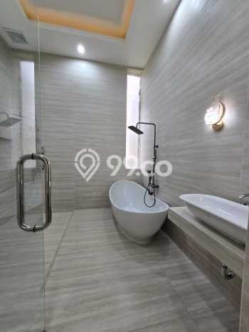 Hunian Mewah Dijual LT 375m2 di Banyumanik, Semarang Hunian Mewah Dijual LT 375m2 di Banyumanik, Semarang