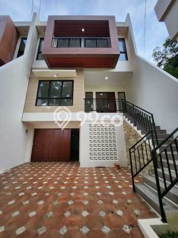 Rumah Elit Modern Siap Huni di Ragunan Jakarta Selatan Rumah Elit Modern Siap Huni di Ragunan Jakarta Selatan
