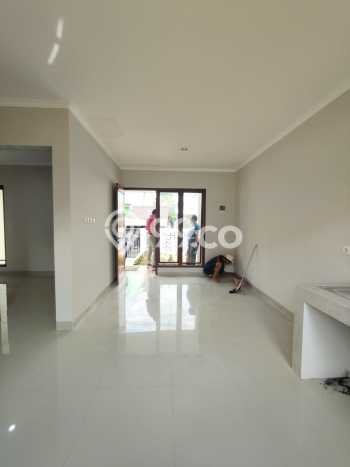 Rumah Modern 3 KT di Cikunir Bekasi Semi Furnished Rumah Modern 3 KT di Cikunir Bekasi Semi Furnished