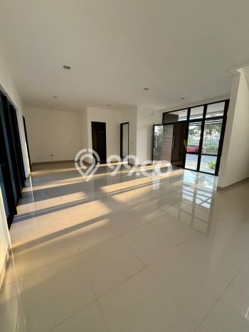 For Sale! Luxury House LT 250m2 Desain Elegan di Pantai Indah Kapuk For Sale! Luxury House LT 250m2 Desain Elegan di Pantai Indah Kapuk
