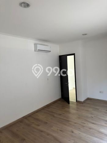 Disewakan! Rumah 3 Kamar Tidur &
3 Kamar Mandi di Pantai Indah Kapuk, Jakarta Utara Disewakan! Rumah 3 Kamar Tidur &
3 Kamar Mandi di Pantai Indah Kapuk, Jakarta Utara