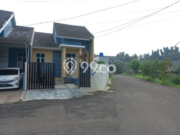 For Sale Rumah 2 Kamar Lokasi Ideal Nyaman dan Strategis di Sawangan For Sale Rumah 2 Kamar Lokasi Ideal Nyaman dan Strategis di Sawangan