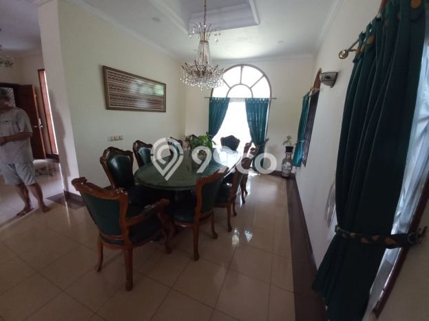 Jual Rumah Luas Elegan Dengan View Eksklusif di Cibubur, Depok Jual Rumah Luas Elegan Dengan View Eksklusif di Cibubur, Depok