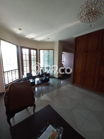 Jual Rumah Luas Elegan Dengan View Eksklusif di Cibubur, Depok Jual Rumah Luas Elegan Dengan View Eksklusif di Cibubur, Depok