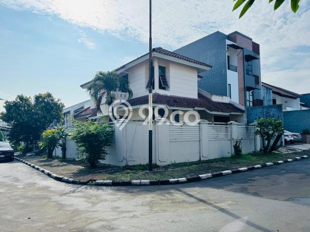 Dijual Hunian Mewah dengan Fasilitas Sekitar Komplit di Cinere, Depok Dijual Hunian Mewah dengan Fasilitas Sekitar Komplit di Cinere, Depok