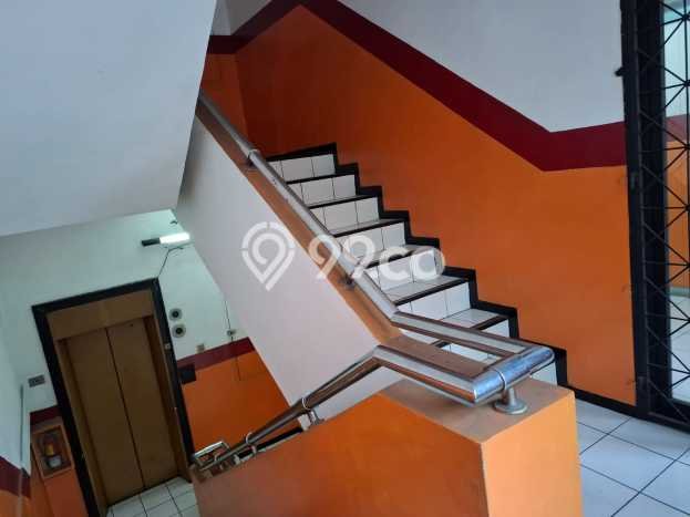 Ruko Dijual di Bandung LT 200m2 & LB 600m2 Lokasi Terbaik! Ruko Dijual di Bandung LT 200m2 & LB 600m2 Lokasi Terbaik!