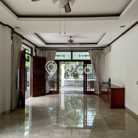 Disewakan Hunian Konsep Minimalis di Kebayoran Baru Jakarta Selatan dengan 6 KT Disewakan Hunian Konsep Minimalis di Kebayoran Baru Jakarta Selatan dengan 6 KT