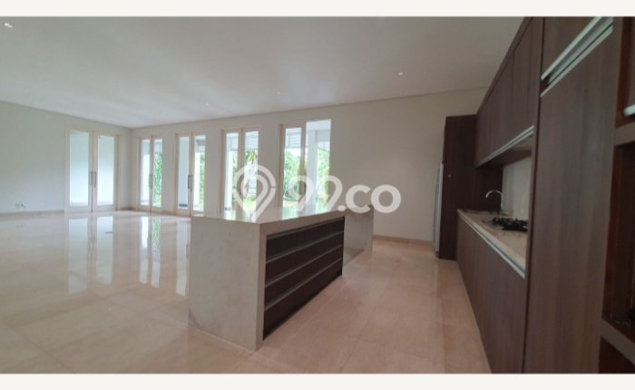 Rumah 4 Kamar Siap Huni Disewakan di Kebayoran Baru Harga Kompetitif Rumah 4 Kamar Siap Huni Disewakan di Kebayoran Baru Harga Kompetitif
