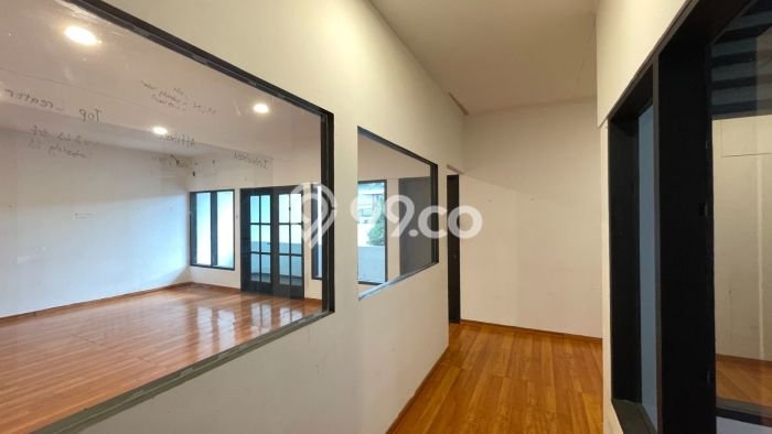 Rumah sewa siap pakai 5 KT di Cipete, Jakarta Selatan Rumah sewa siap pakai 5 KT di Cipete, Jakarta Selatan