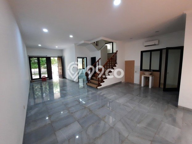 Disewakan! Rumah 3 Kamar Tidur &
2 Kamar Mandi di Pondok Indah, Jakarta Selatan Disewakan! Rumah 3 Kamar Tidur &
2 Kamar Mandi di Pondok Indah, Jakarta Selatan