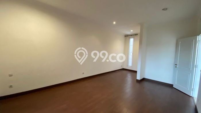 Disewakan! Rumah 5 Kamar Tidur &
4 Kamar Mandi di Pondok Indah, Jakarta Selatan Disewakan! Rumah 5 Kamar Tidur &
4 Kamar Mandi di Pondok Indah, Jakarta Selatan