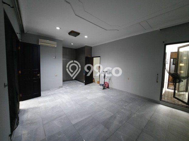 Disewakan! Rumah 3 Kamar Tidur &
2 Kamar Mandi di Pondok Indah, Jakarta Selatan Disewakan! Rumah 3 Kamar Tidur &
2 Kamar Mandi di Pondok Indah, Jakarta Selatan