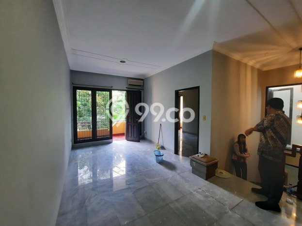 Disewakan! Rumah 3 Kamar Tidur &
2 Kamar Mandi di Pondok Indah, Jakarta Selatan Disewakan! Rumah 3 Kamar Tidur &
2 Kamar Mandi di Pondok Indah, Jakarta Selatan