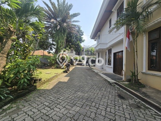 Rumah Mewah LB 264m2 Siap Pakai Desain Elegan di Pondok Labu, Jakarta Selatan Rumah Mewah LB 264m2 Siap Pakai Desain Elegan di Pondok Labu, Jakarta Selatan