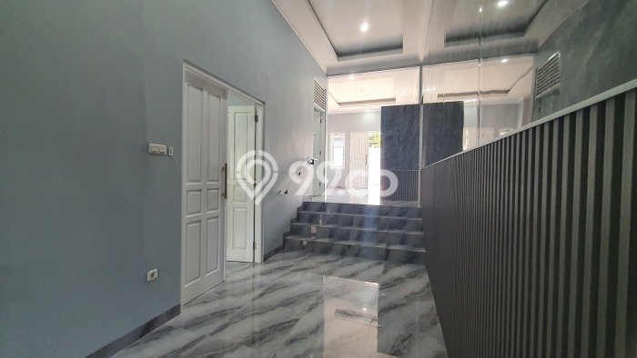 Rumah Mewah LB 400m2 Siap Huni Desain Elegan di Cipete, Jakarta Selatan Rumah Mewah LB 400m2 Siap Huni Desain Elegan di Cipete, Jakarta Selatan