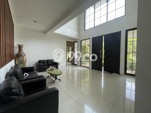 Rumah Luxury Modern Tanpa Renovasi di Pondok Indah Jakarta Selatan Rumah Luxury Modern Tanpa Renovasi di Pondok Indah Jakarta Selatan