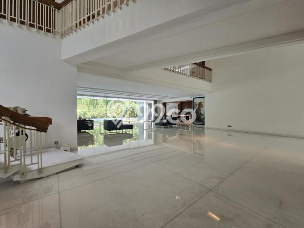 Rumah Luxury Modern Tanpa Renovasi di Simprug Jakarta Selatan Rumah Luxury Modern Tanpa Renovasi di Simprug Jakarta Selatan